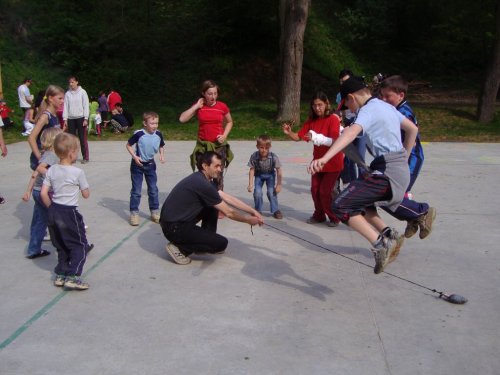 Otevírání studánky nad Žlebem - 7.5.2006